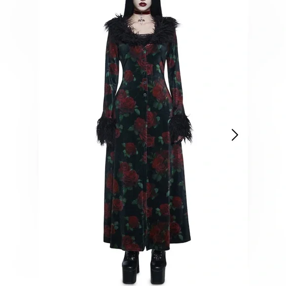 🍀sold🍀NWT - Dolls Kill Widow - Velvet Rose Duster with Faux Fur - Picture 1 of 12
